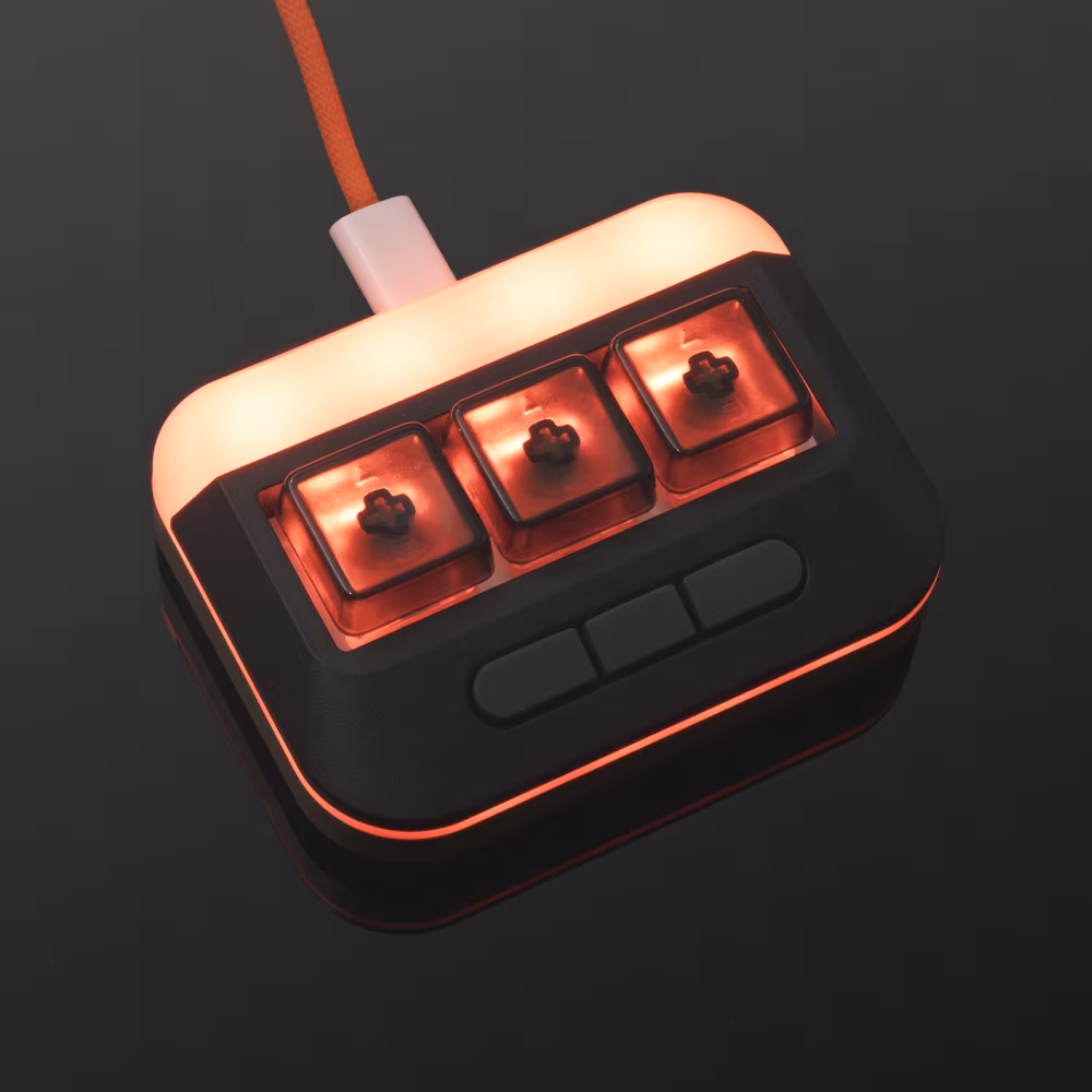 Wooting UwU with RAMA Grid keycaps